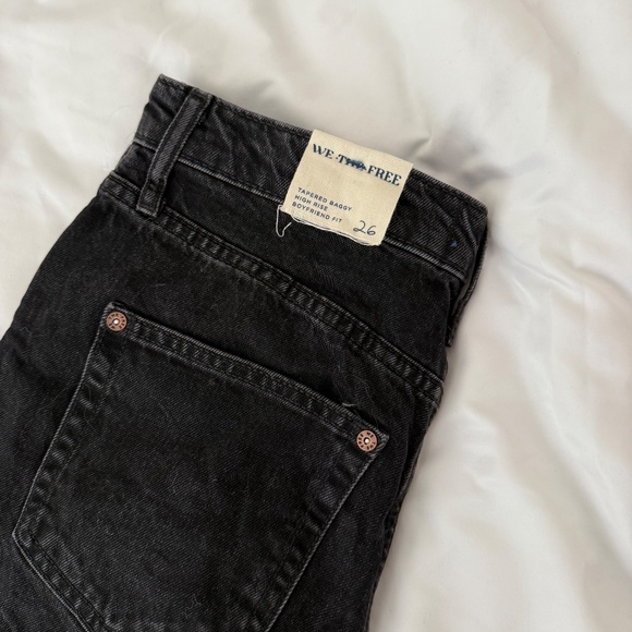 free people tapered baggy boyfriend jeans size 26 details: -NWT -tapered bag - Picture 2 of 4